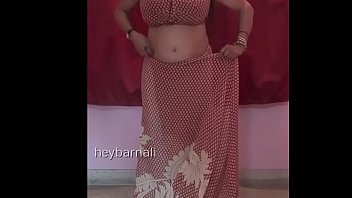 Preview 2 of Small Girl And Small Bobs - Big boobs aunty wearing saree