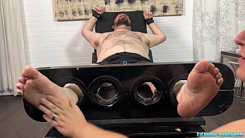 Preview 2 of Porn Body Massage Pussy Touch - Matt Meets The Cutest Bear To Give Foot Scrubs Finally
