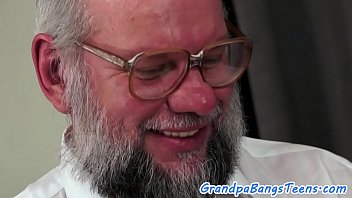Preview 1 of Kqrwerxsr - Chubby babe creampied by oldman