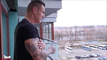 Preview 1 of Arabic Grals - Beefcake Luke pushes Nick over the edge