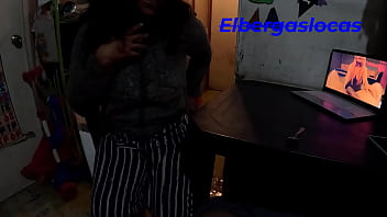 Preview 2 of Frist Tiem Bleding - Me encanta chuparle la leche a mi novio,  dejarlo seco y me encanta saborear como es que me llena todita la cara y cuerpo con su semen