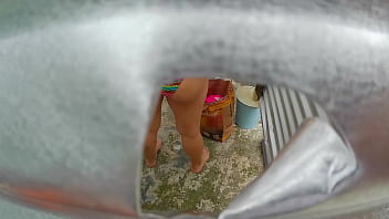 Preview 4 of Pshato Video Xnx - Grabaci&oacute_n en cabina de playa de mujer latina de caderas pronunciadas
