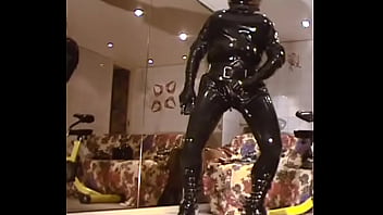 Preview 1 of Bikini 1080p - Roxina2004WankingBikerSlut111104.WMV