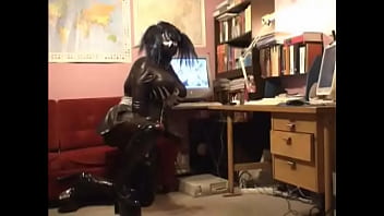 Preview 2 of Baap Beti Ma Faimli Sex Xxx - MaskedZentaiWebslut