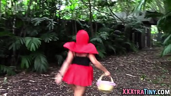Preview 1 of Vikki Salman Bunty - Little latina blows cock