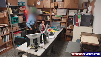 Preview 1 of Porno Seks Mature - Dirty creep security guard has his way with teen Naomi Mae
