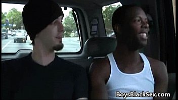 Preview 1 of Indian Tamil Nadu Sex - Black Gay Dude Get His Big Dick SUcked By White Twink 01