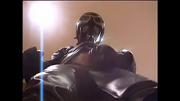 Preview 1 of Maze Beast - CummingInLeather09071999