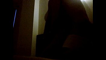 Preview 4 of Bigboob Oiled - Puta colombiana deliciosa se la juega a su marido