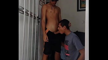 Preview 1 of Brandi Love Ass Fucking - Meu namorado me deu pica logo cedo