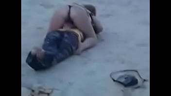 Preview 2 of Chori Chori Ki Gand Wali - couple sur la plage- XPORNPLEASE.COM