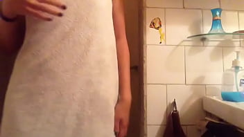 Preview 1 of Tapezieren - Sexy teen bathroom pussy masturbation 1