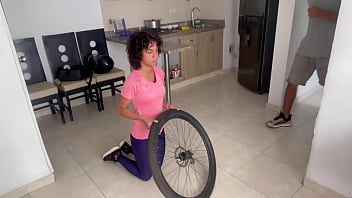 Preview 2 of Hd Xnx Vidio - Me follo rico a chica latina desconocida que me pide ayuda y me la follo duro en mi apartamento.