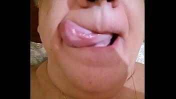 Preview 3 of Plane Retro Porn - Com vontade de lamber a cabe&ccedil_a da sua rola