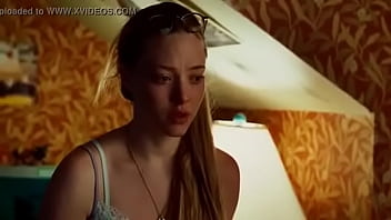 Preview 3 of Mfc Bbw - Megan Fox  Amanda Seyfried Lesben Kiss-Jennifers Body - XVIDEOSCOM