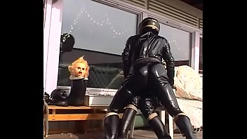Preview 1 of San Kn - RoxinaRetroRubberOxBikerFuck150403XXL.WMV