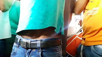 Preview 2 of Milf Sex Under - Muestrando los pendejos en el metropolitano