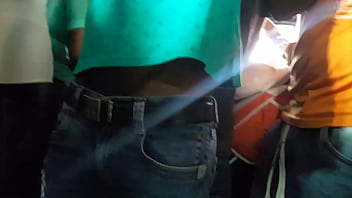 Preview 3 of Milf Sex Under - Muestrando los pendejos en el metropolitano