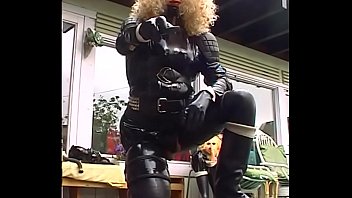 Preview 1 of Hindi Vasa Xxx Sexy Bf - RoxinaRetroRubberGurl100604XL.WMV