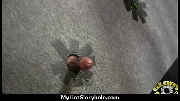 Preview 1 of Vinjin Pono Grafik - Ebony teen shows off her blowjob skills at gloryhole 13