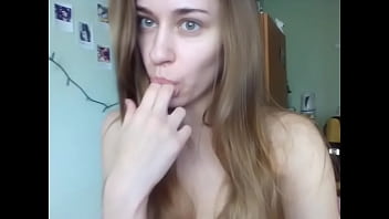 Preview 3 of Hdprone Com - Naked girl sucking fingers