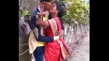 Preview 2 of Bloody Virgin Firsttime - MARATHI DESI BOY AND AUNTY PASSIONATE KISS IN PUBLIC
