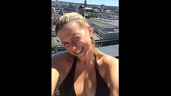 Preview 2 of Www Sex Uonxxx Com - Teeny Schlampe Jeanette Biedermann mit nuttiger Jerk Off Challenge NEU
