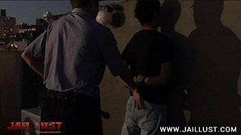 Preview 2 of Vajo Las Falda De Mi Ermana - Boy blows old cock under threat of imprisonment