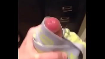 Preview 2 of Rip Er Up - N N -- Ngon c c -3 Xem l  bi t n  -3 (online-video-cutter.com) (1)