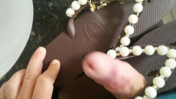 Preview 2 of Azarbaijan Sex - havaianas marron parte 2