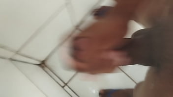 Preview 4 of Cremipe Her Pussy - Mostrando meu p&ecirc_nis pequeno