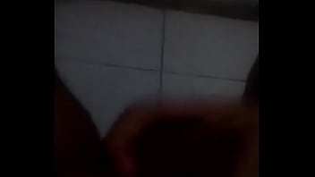 Preview 2 of My Mom N Me Porn - socando o punhet&atilde_o gostoso