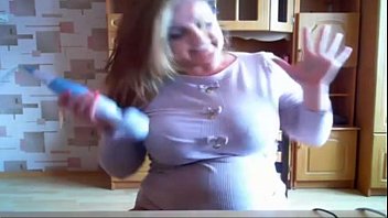 Preview 4 of Smal Baby Sex Tube - Amanda gets her tits out on cam sexyelitecams.club