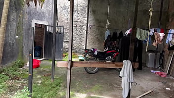 Preview 1 of Stip Rani - DIOS MIO publico estudiante se deja follar de su profesor cuando la pilla entrando la ropa por el patio trasero de su casa