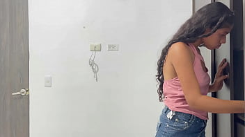 Preview 1 of Indian Girls Rani Xxx Com - Me masturbo con la ropa interior de mi hermanastra y termino follandomela duro 1PT