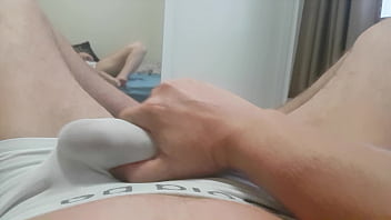 Preview 2 of Aafreka Hors Xxx Girl - Pitoquinho gozando por baixo da cueca