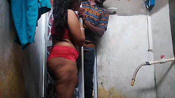 Preview 1 of Dadia Norway - Bathroom Mein Bhabhi Ki Nangi Jawani &ndash_ Devar Ne Sabun Se Kiya Chikna!