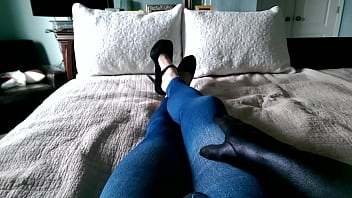 Preview 1 of T Gi Xinh - Crossdresser leggings heels cumshot