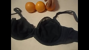 Preview 1 of Virgin Young Teen Sex Porn - Me caben tres naranjas grandes en el sujetador