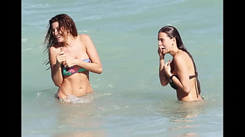 Preview 1 of Platable - Aida Yespica paparazzata gran culo