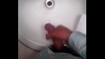 Preview 2 of New Porn Vidio - Rica masturbada en el ba&ntilde_o, 