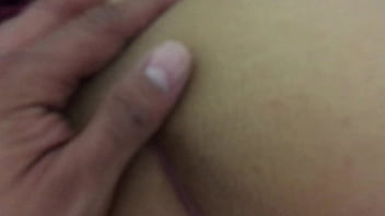 Preview 4 of Indonesian Mastubasi Cam - Con Mi Novia En El Hotel 2