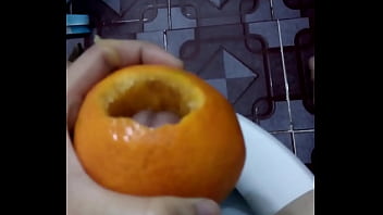 Preview 2 of Ne Snimaj - Thủ d&acirc_m bằng quả cam