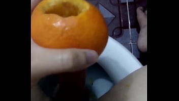 Preview 1 of Ne Snimaj - Thủ d&acirc_m bằng quả cam