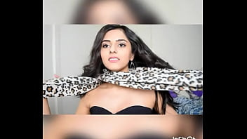 Preview 3 of India School Girls Sex Smol - Pardesi girl cleavage