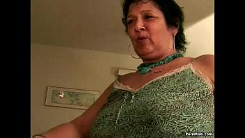 Preview 1 of Fuck Fam - Granny Facial