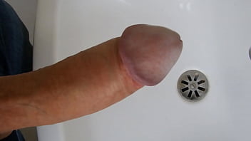 Preview 3 of Pussy Eating From The Back - Branle &eacute_jac dans des toilettes publiques