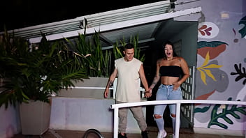 Preview 1 of Maya Khalaf - Me follo al hermano de mi marido cornudo delante de el Parte 1