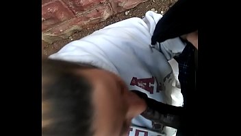 Preview 3 of 3gp Mb 50 - Outside blowjob