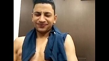 Preview 3 of Tkw Di 3 Some - Novinho favelado mostra a pica gostosa na cam